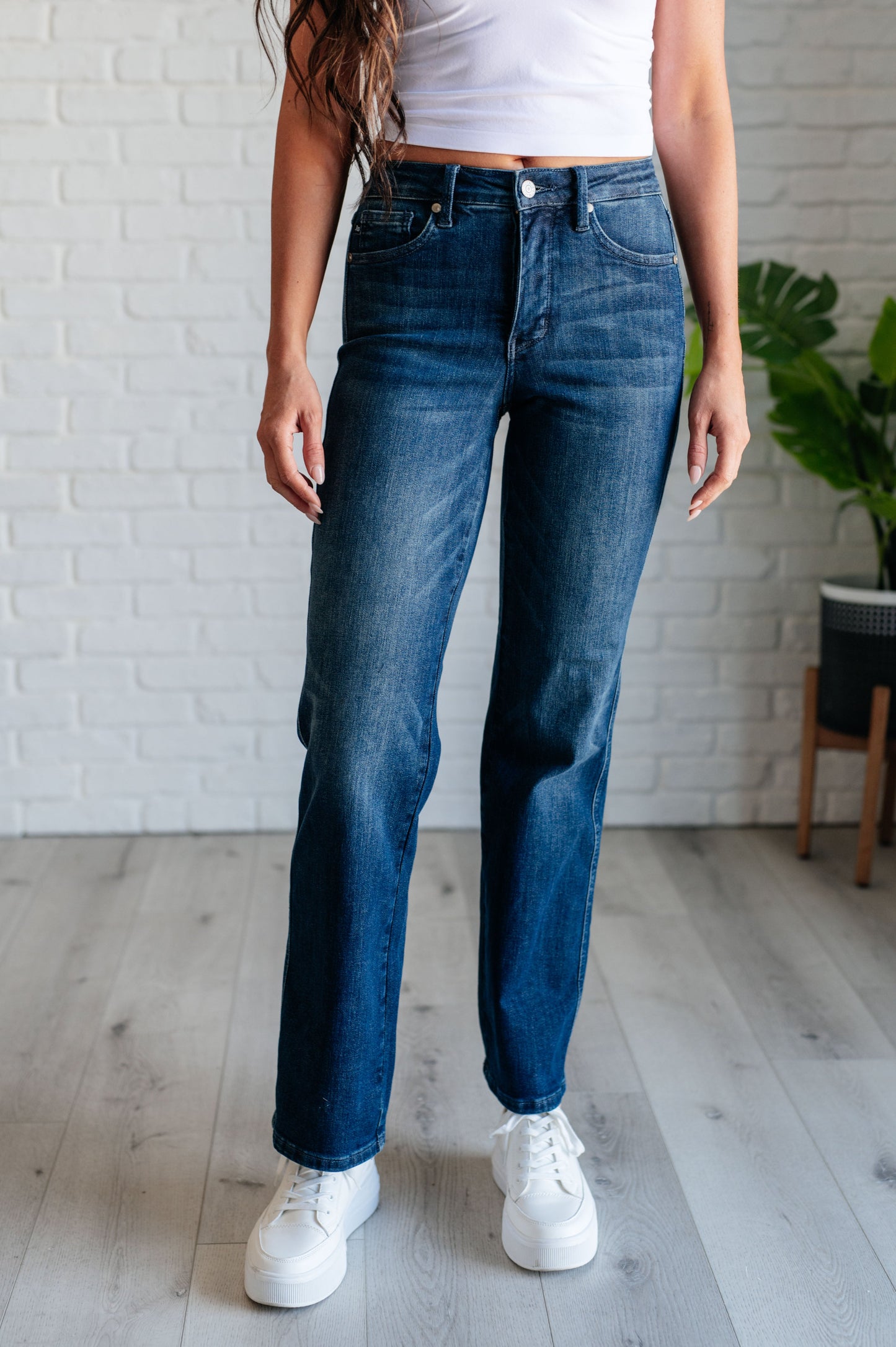 Muriel Mid Rise Control Classic Straight Jeans