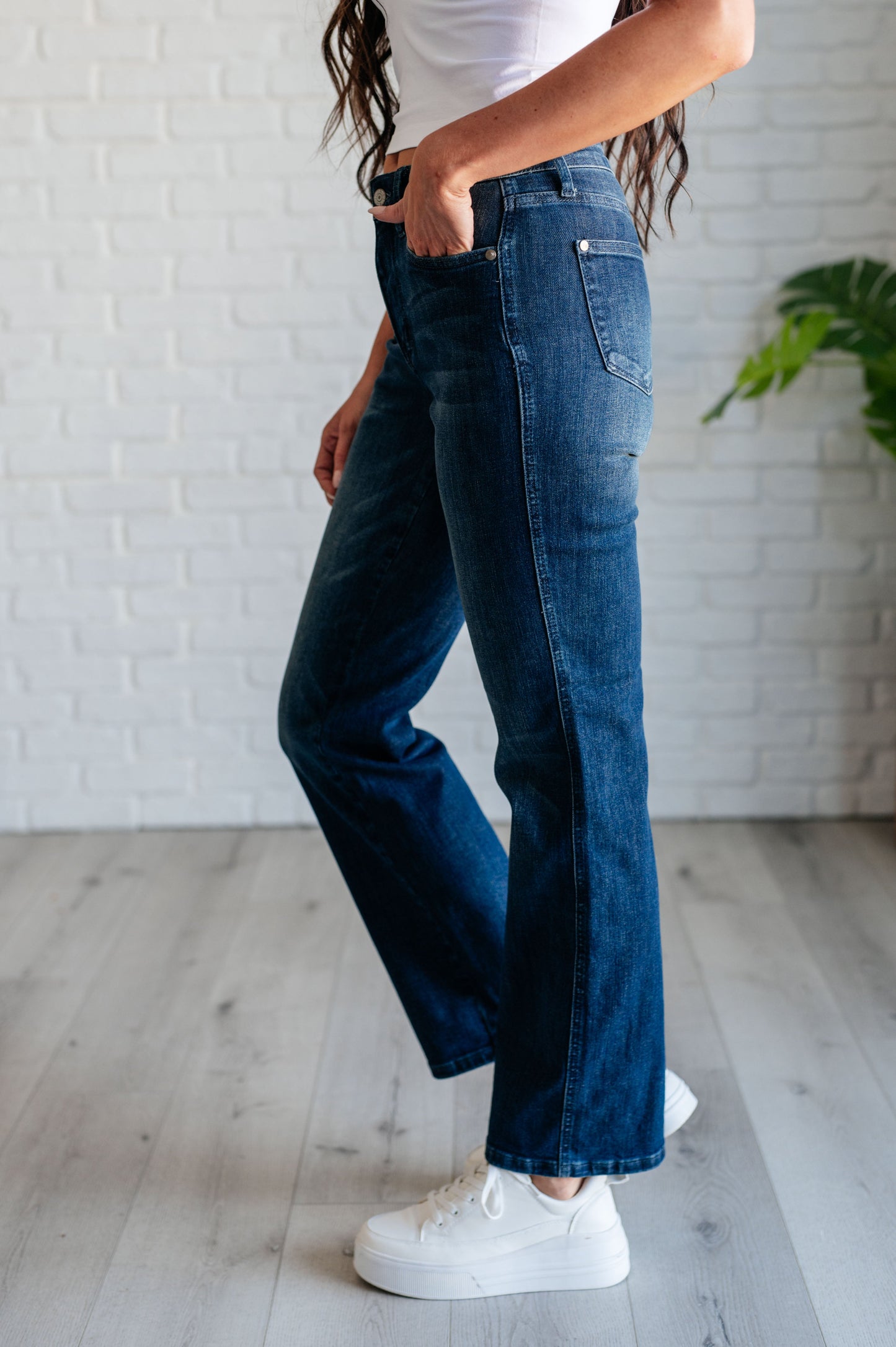 Muriel Mid Rise Control Classic Straight Jeans