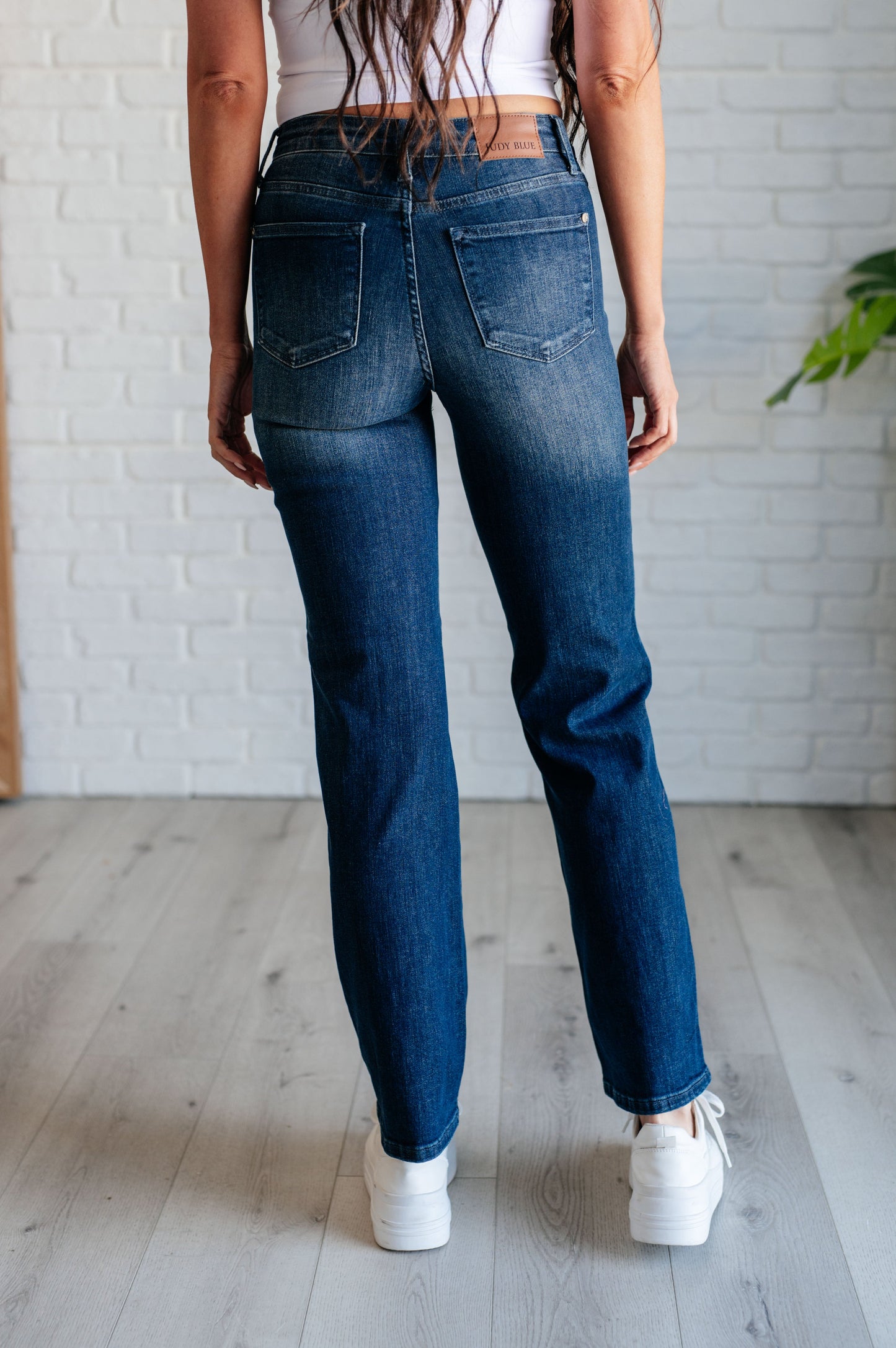 Muriel Mid Rise Control Classic Straight Jeans